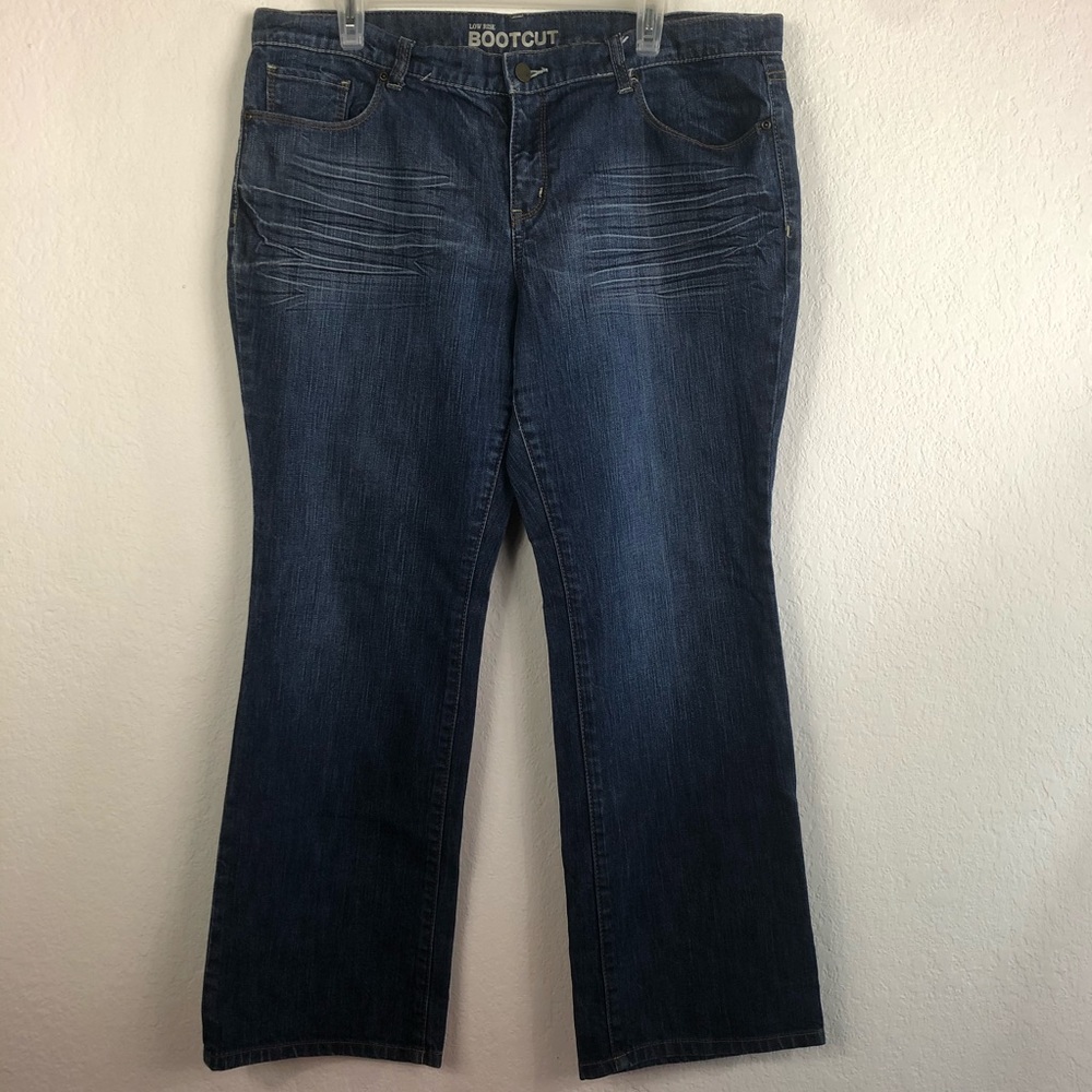 New York & company low rise boot cut 16 short